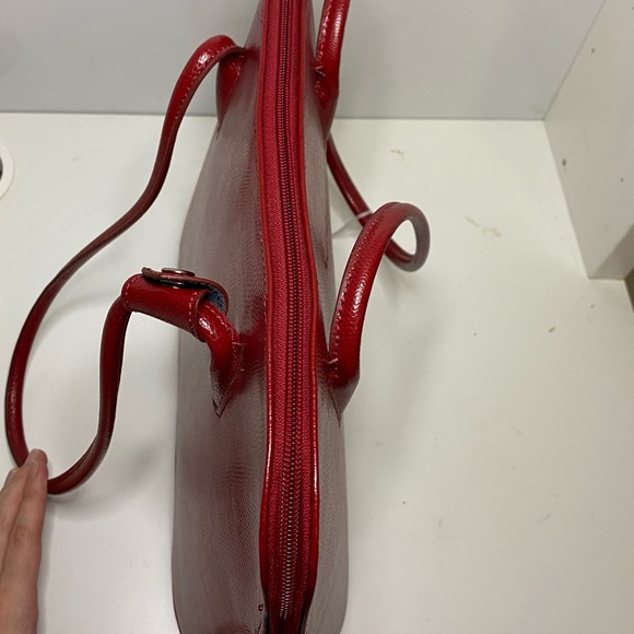 This is a Tuci Italia Red Purse - Picture 3 of 11